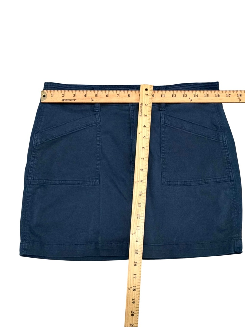 Liverpool Cargo Skort with Built in “spanx” - Picture 3 of 8